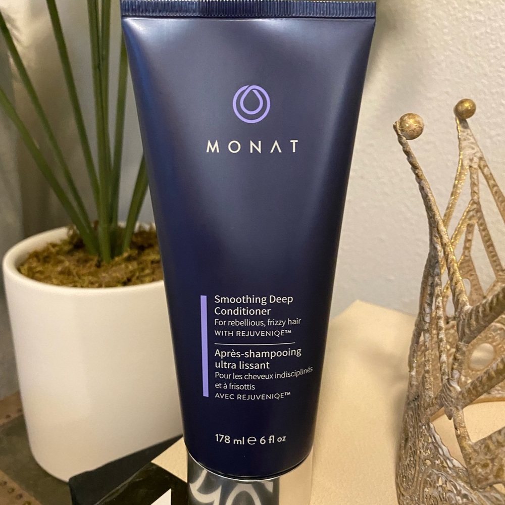 Monet full size smooth deep conditioner. 🛁